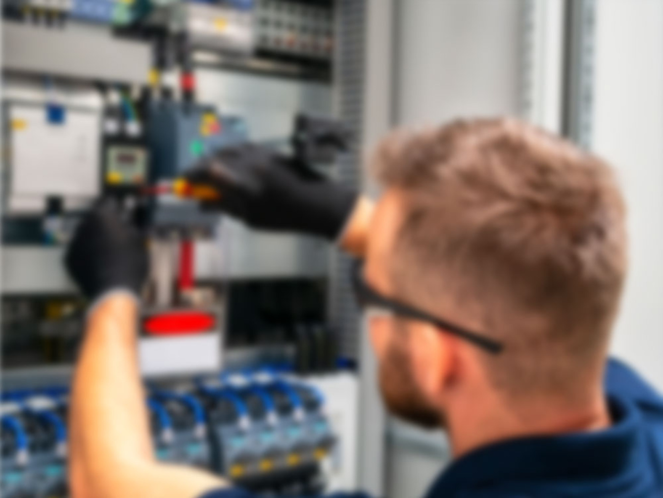 Nieder&shy;spannungs&shy;anlagen bei Bernhardt Elektrotechnik in Wildeck